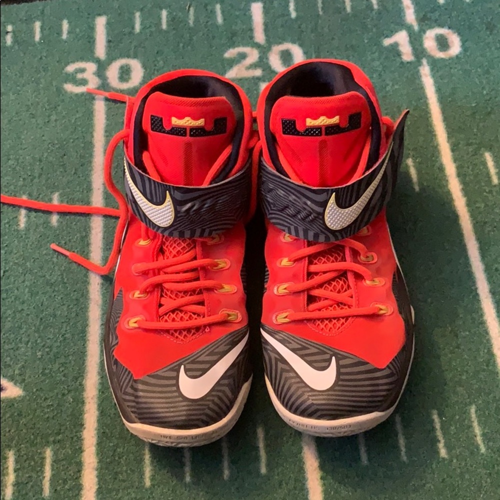 Nike Lebron soldier 8’s